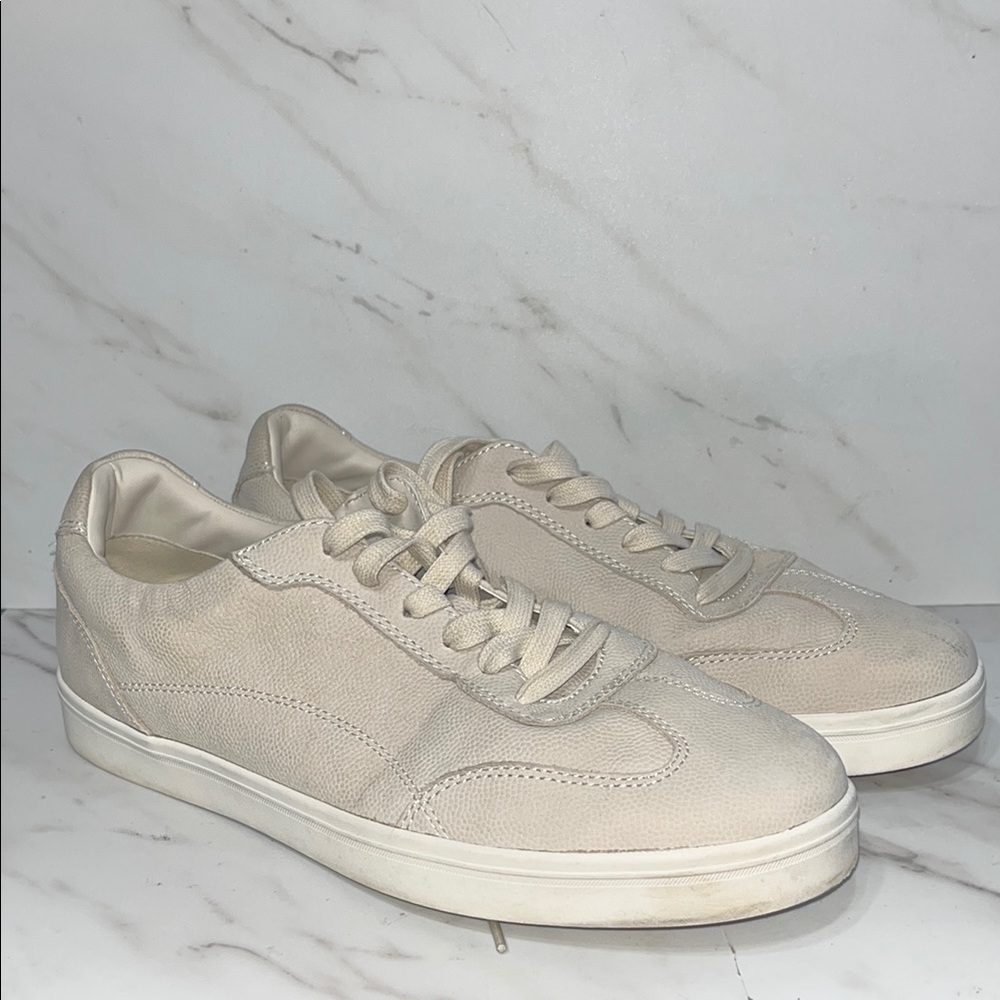 Nordstrom Tristan ortholite low top sneaker sz 9.5 men’s.  (O23)